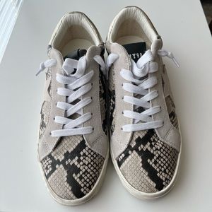 SOLD Steve Madden Womens Philosophy Faux Leather Suede Trim Fashion Sneakers